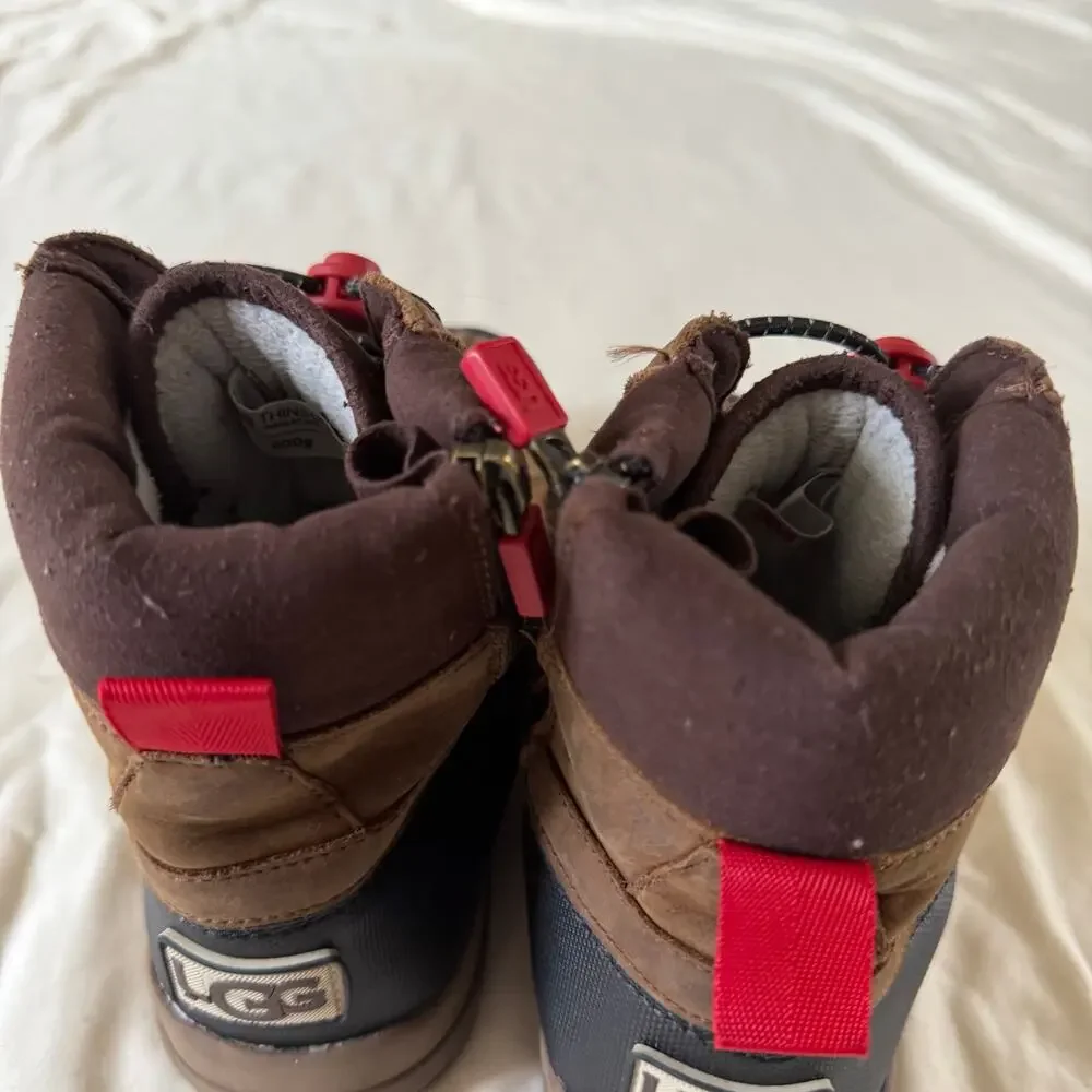 UGG Kids Turlock Weather Boot Waterproof Leather Fleece Lined Boys Sz 4